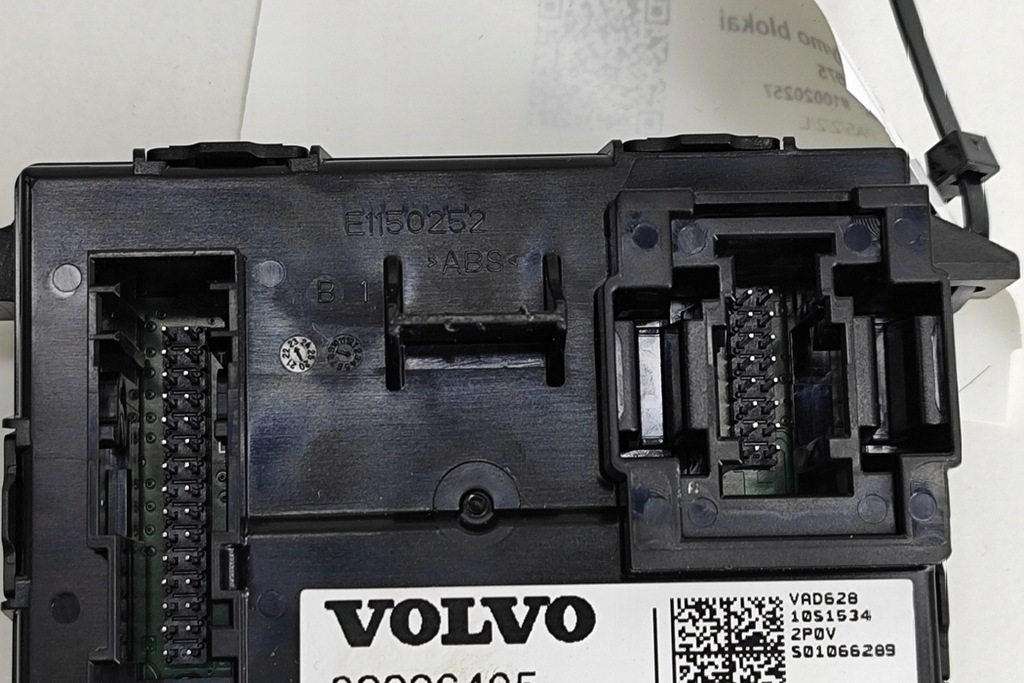 фото №6, Volvo xc40 b4 блок керуючий консолі центральної 32296405 2023 23891575