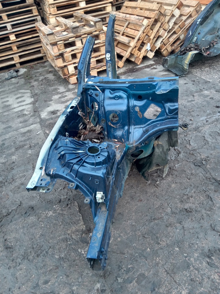 фото №3, Mercedes w205 чверть права передня поріг блок двигуна