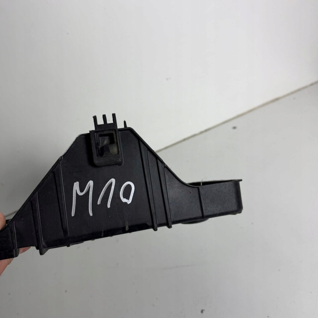 Основа кронштейн акумулятор mazda 6 3 cx-5 2.2d оригінальний номер оригінал ke7056041 Доставка