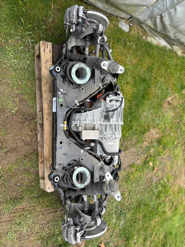 фото №4, Tesla y 2023 подрамник задняя рычаги поворотный кулак суппорты приводной вал rwd