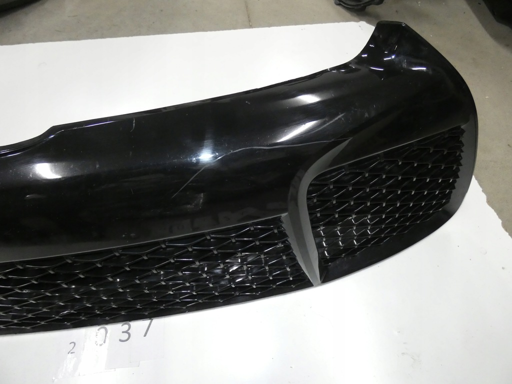 фото №11, Решётка бампера средняя toyota camry 2.037