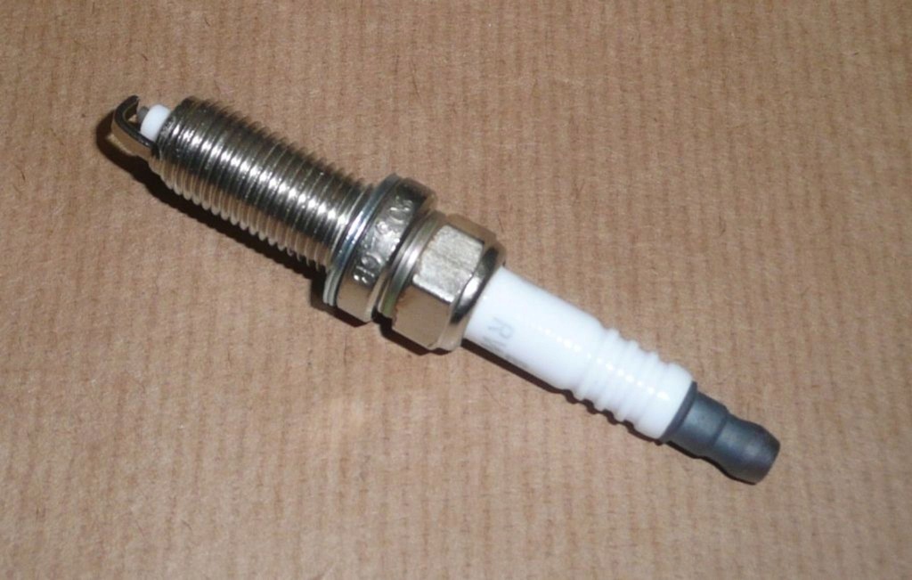 Свічка zapł. a555 r twingo iii 1.0sce Ціна