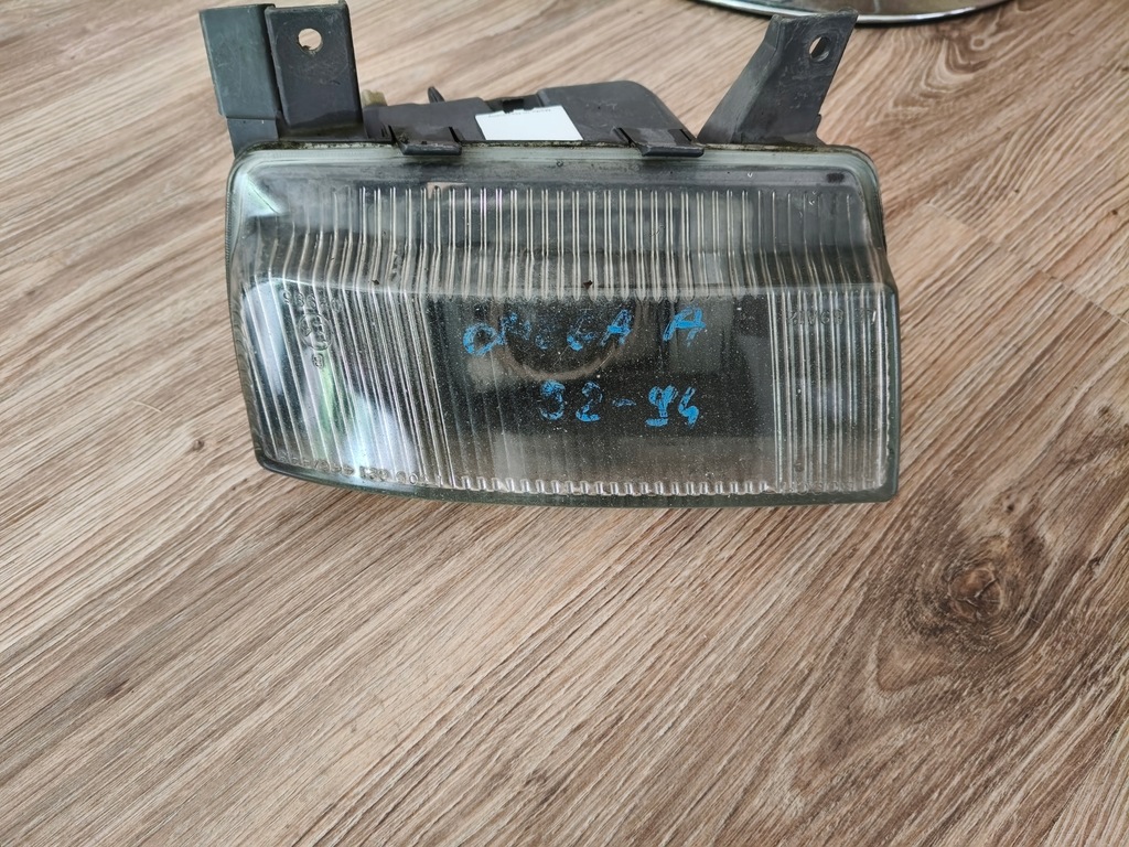 фото №1, Opel omega a противотуманная фара левый 90-94