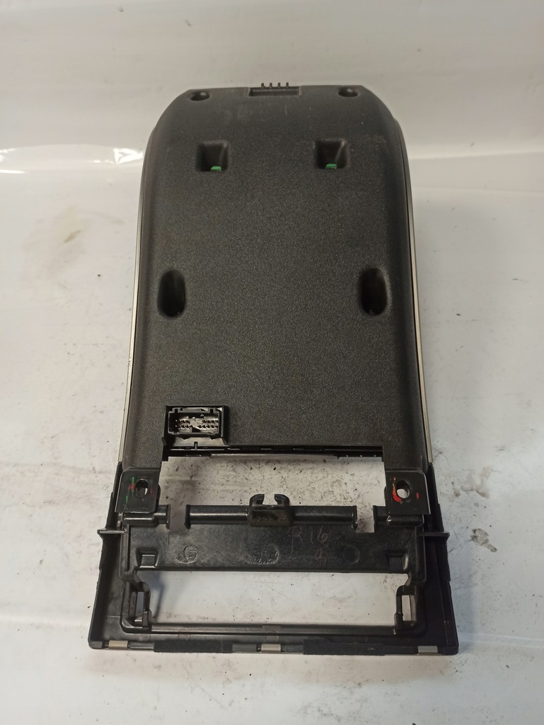 фото №12, Volvo v40 ii панель средний кондиционера рамка обдув 30672565