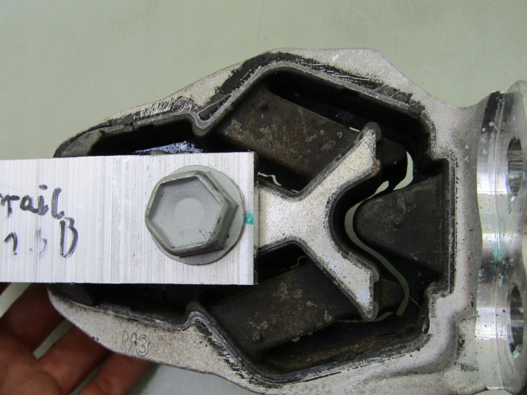 фото №6, X-trail iv t33 1.5 24r кронштейн підрамник двигуна кронштейн подушка підвіска