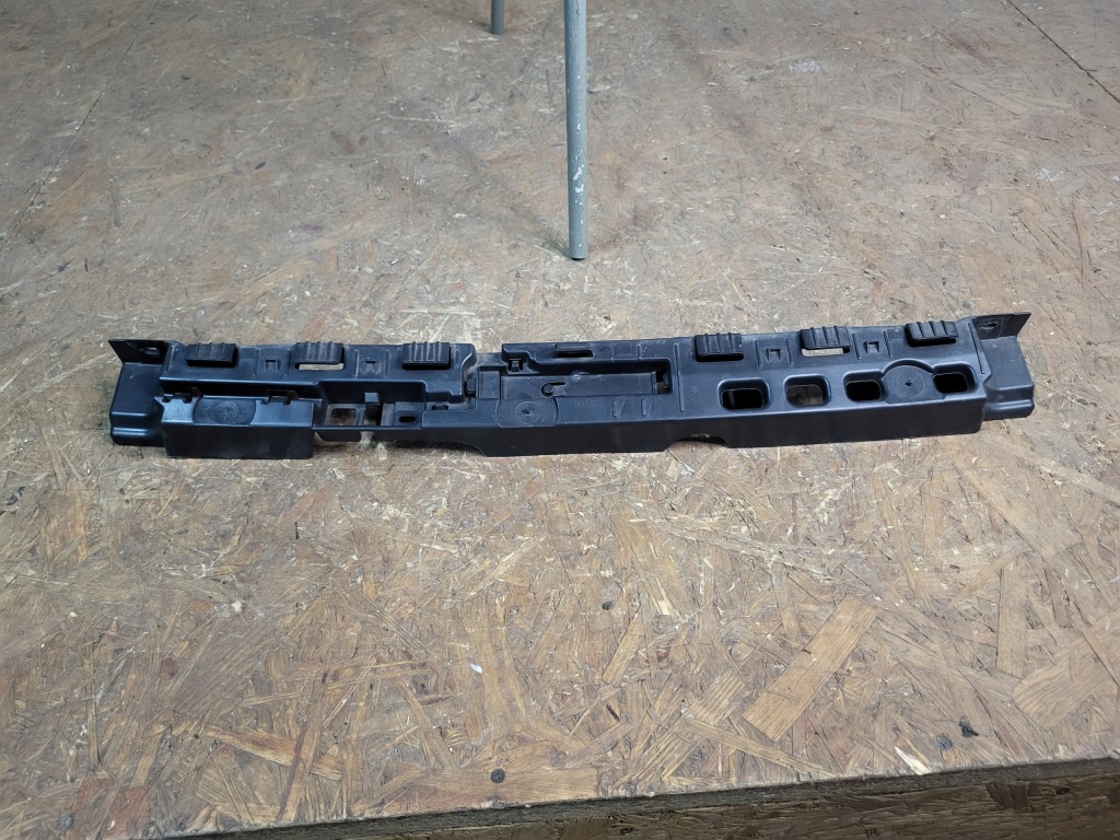 фото №1, Renault captur 1 кронштейн средний бампера задняя