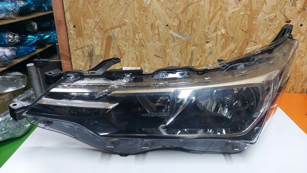 фото №1, Лампа l левая левый перед передняя toyota corolla e16 led 16 fl lift lifting