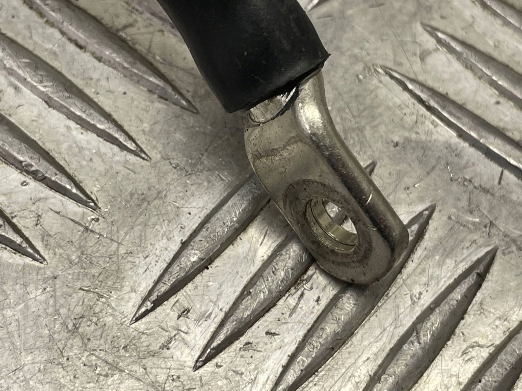 Porsche оригинальный номер 9j1971243 taycan кабель шланг аккумулятор минус в Украине