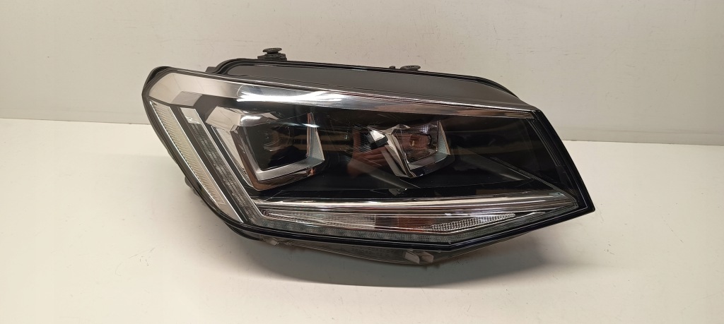 Vw caddy рестайлинг  2k1 фара ксенон led фара правый в Украине