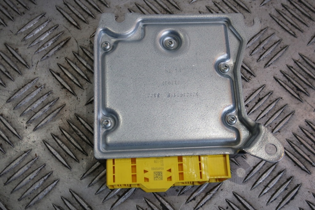 Купить Модуль подушка безопасности mercedes w463/4 a2139008728