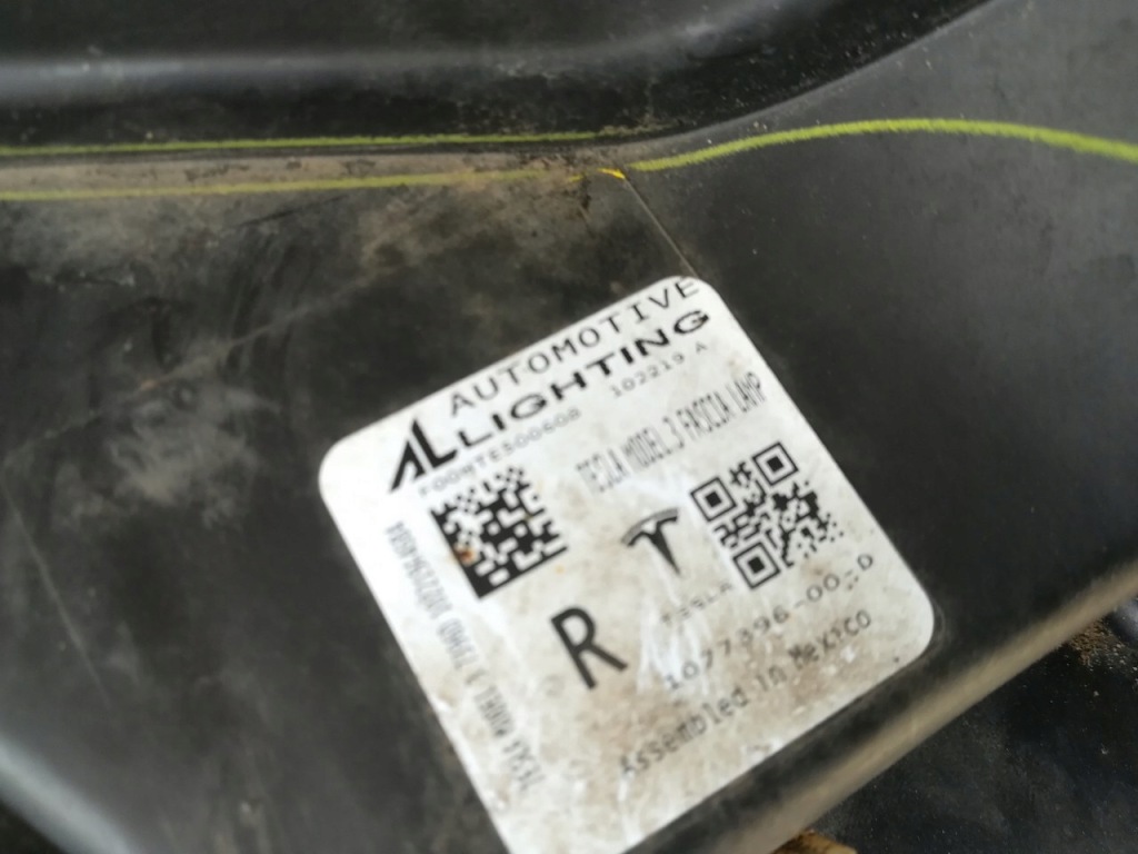 Tesla 3 led протитуманна фара правий 1077396-00-d оригінал Зі Шроту