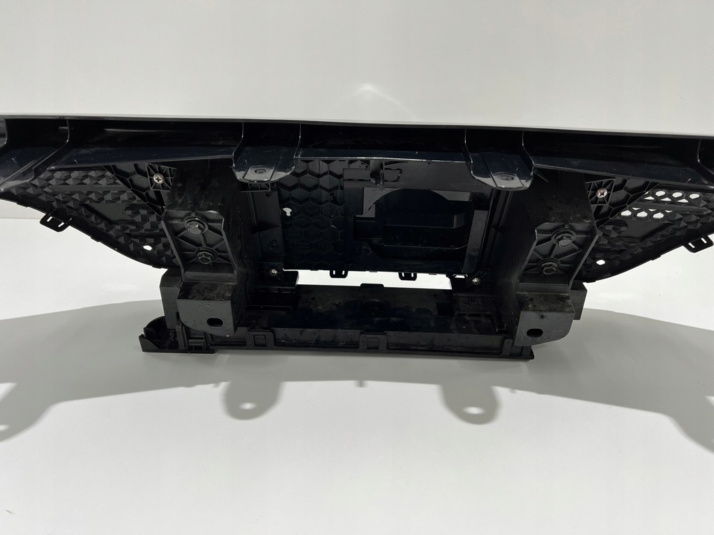 фото №4, Решётка радиатора решётка радиатора dacia spring идеальное состояние