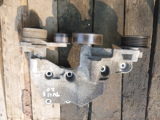 фото №1, Кронштейн генератора ролики tucson ii 2.0 crdi