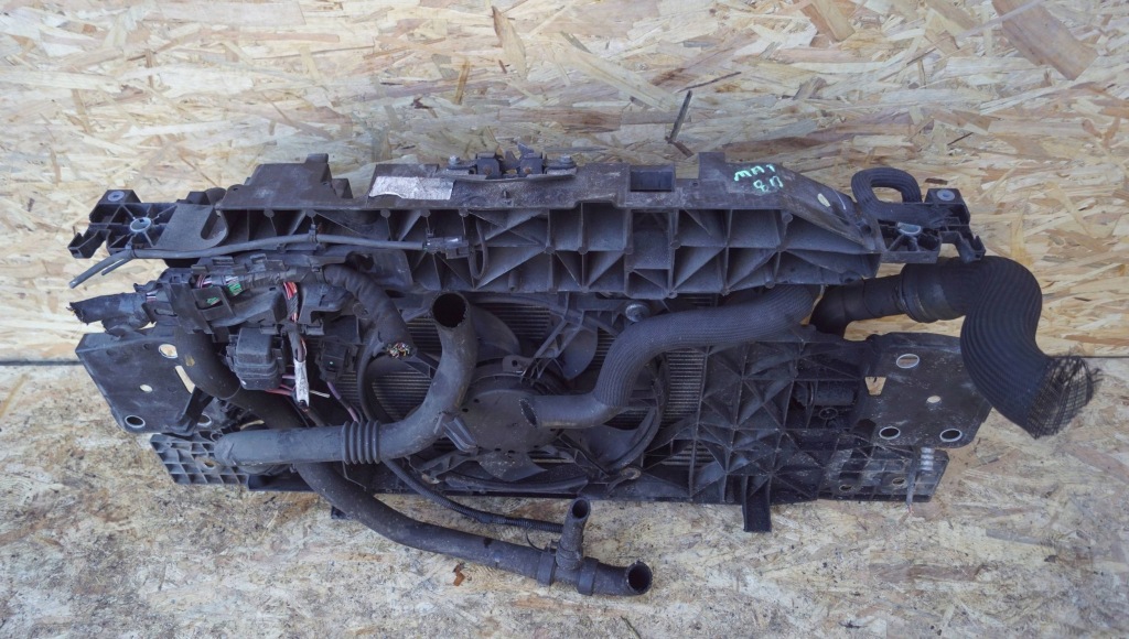 фото №14, Scenic iii 1.5 dci pas передній радіатор d688