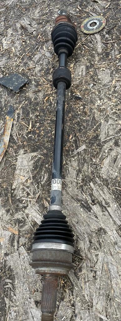 фото №1, Toyota yaris iii 1.0b привідний вал права