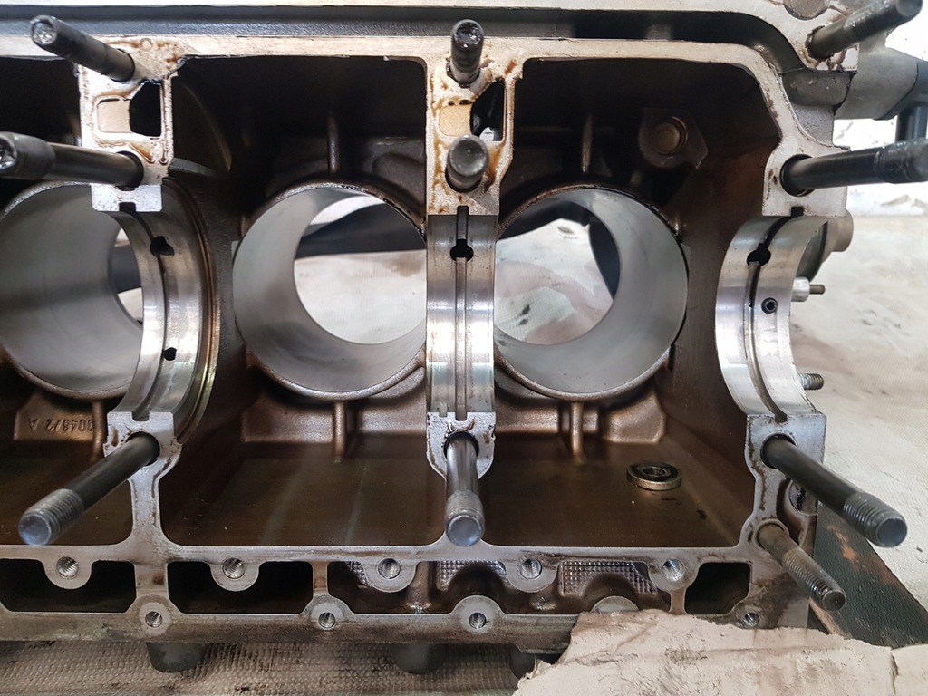 фото №12, Блок двигуна 9441011108r porsche 944 2.5 b m44/51