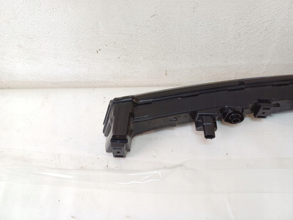 Лампа накладка средняя перед led передний mercedes-benz eqa w243 h243 21- Оригинал