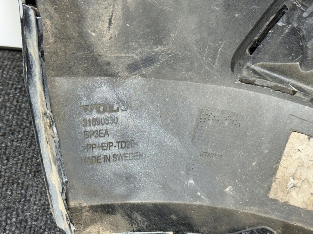 фото №13, Volvo v60 ii s60 iii r design 2018- бампер + решітка радіатора перед передній 31690530