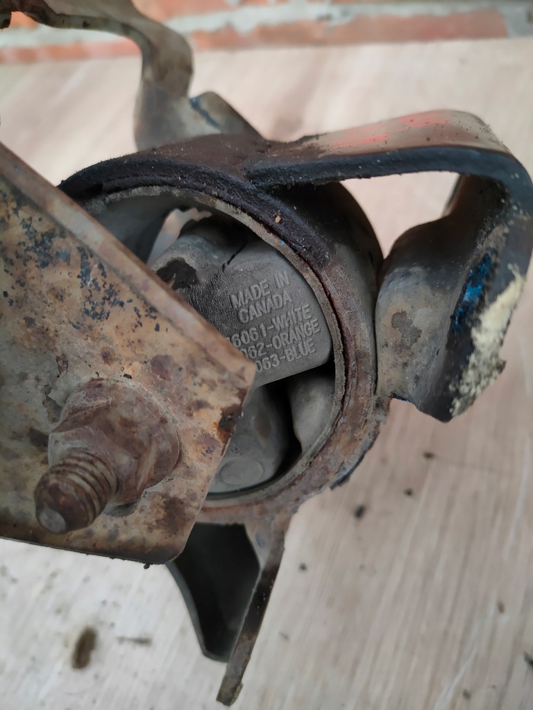 фото №6, Jeep grand cherokee wj 4.0 подушка коробки