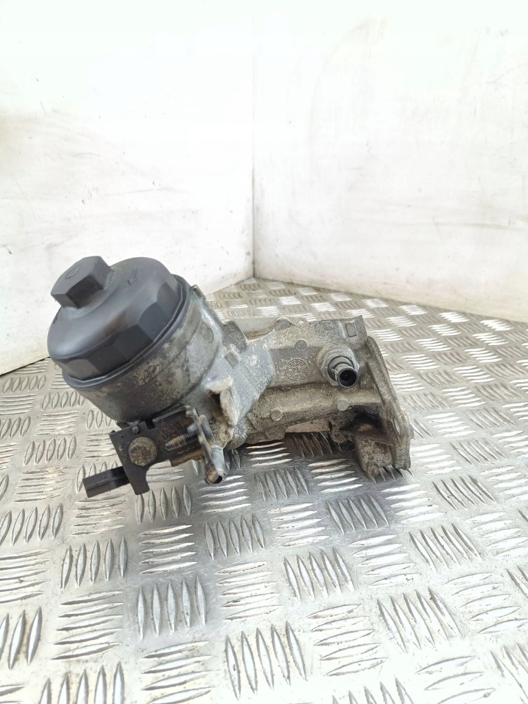 фото №6, Opel astra j 2011 кронштейн / кронштейн фільтра оливи