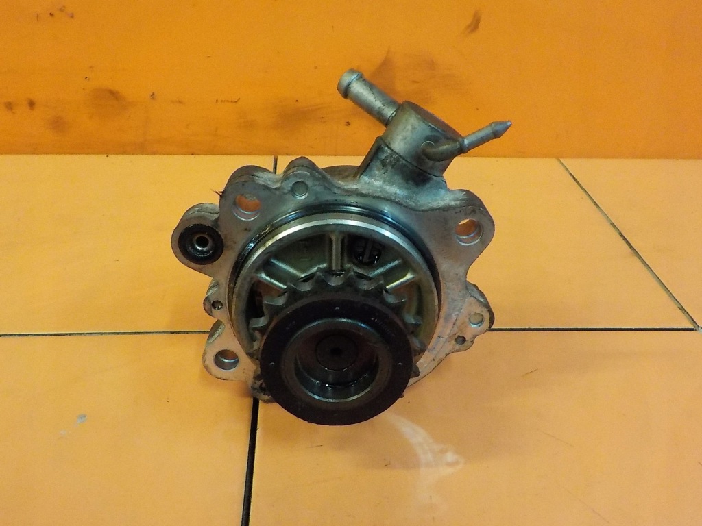фото №2, Mazda 6 gh 2.2 citd 12r 180km r2aa вакуум насос r2aa18g00