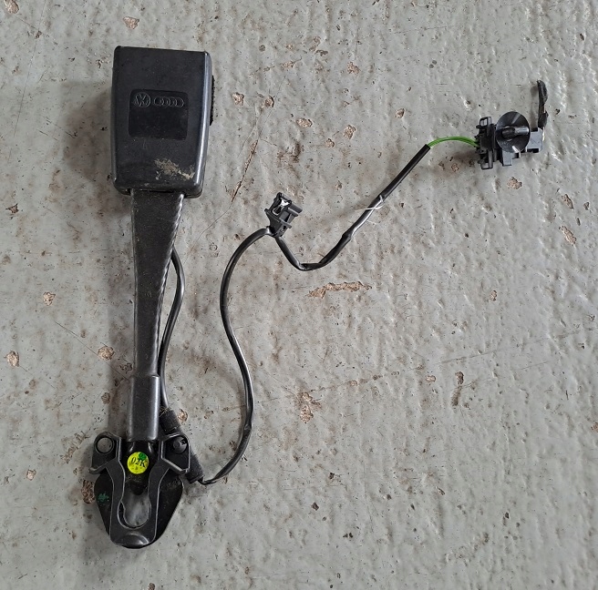 фото №1, Audi a4 b8 кліпса поперечина безпеки лівий перед