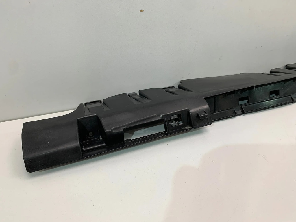 фото №5, Porsche 911 992 направляющая накладки порога правый 992863480a