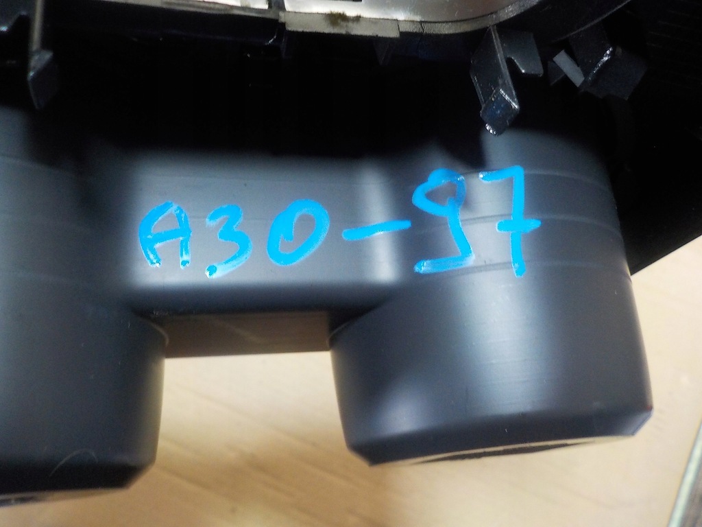 фото №7, Peugeot 3008 1.6b туннель средний кронштейн na кружки