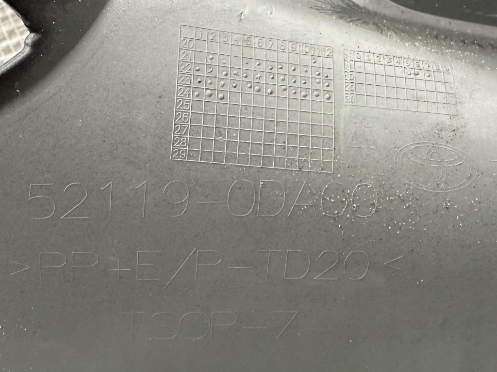 Toyota yaris iv gt sport бампер передний передок  52119-0da00 Оригинал