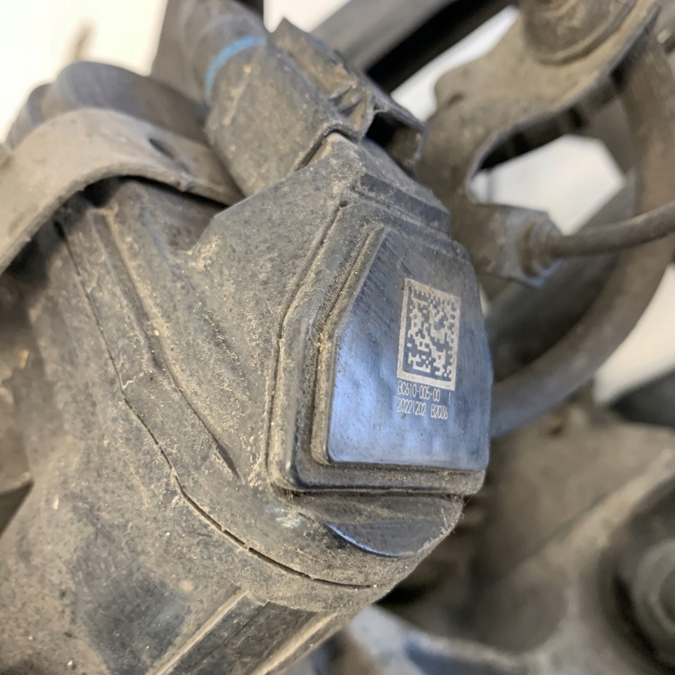 Поворотный кулак правый  задний подвеска амортизатор vds bmw 4 g26 g22 420i рестайлинг  23r Цена