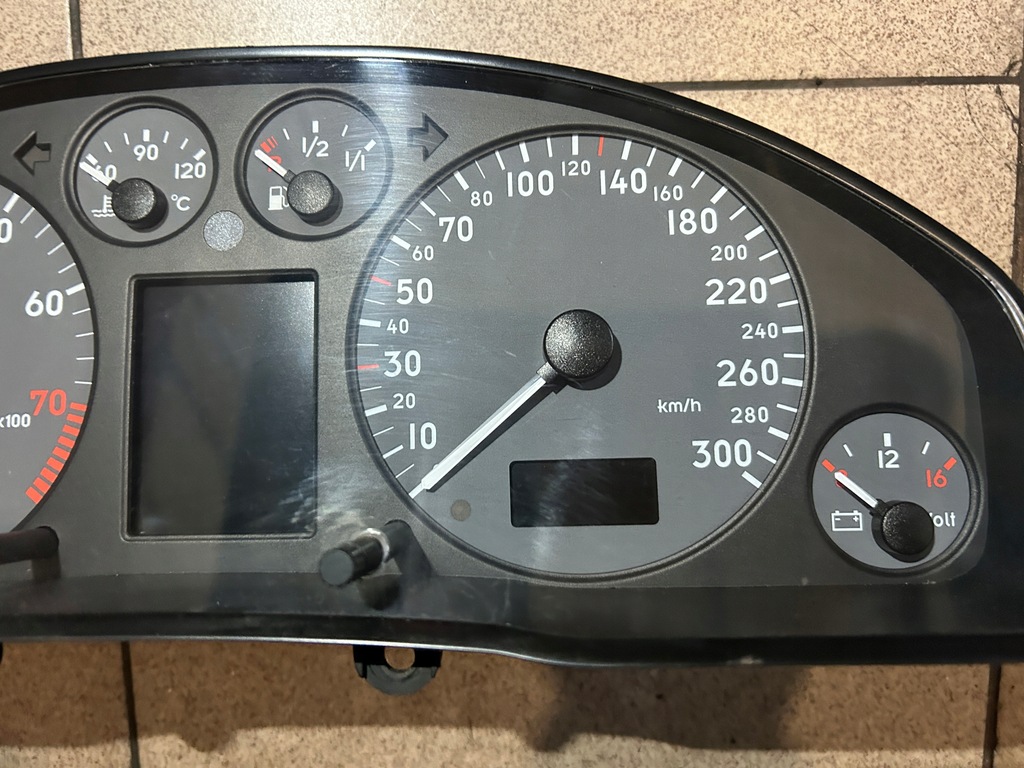 фото №9, Лічильник прилади audi a6 s6 c5 4.2 v8