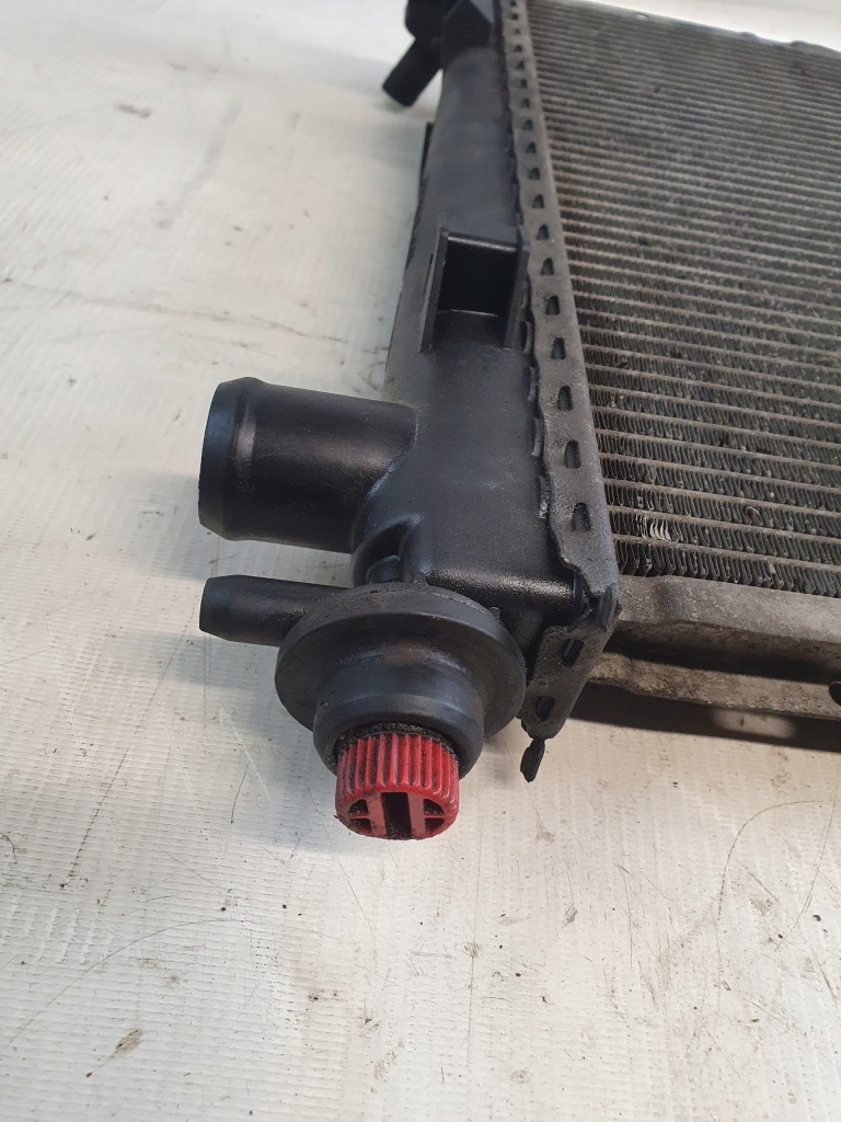 Радиатор оригинальный номер a1685001702 mercedes vaneo w414 1.7cdi 01-04r. Доставка