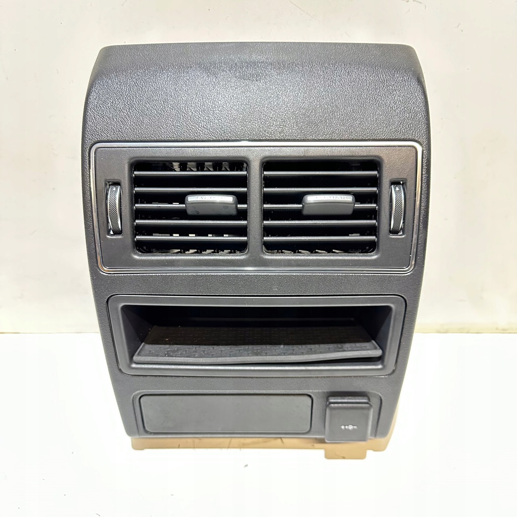 фото №1, Jaguar f-pace lift задняя воздуховод решётка туннель бардачок