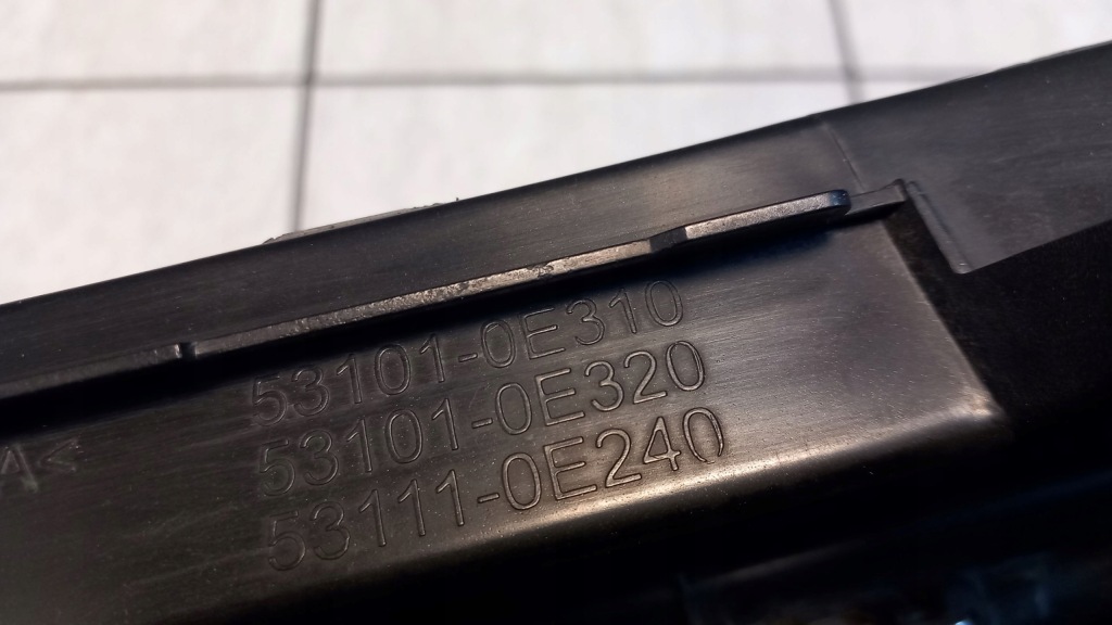 Toyota highlander решётка  перед решётка радиатора bydgoszcz Недорого