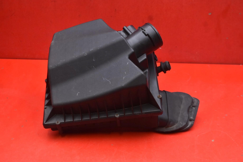 Корпус фільтра повітря 13325780 opel zafira c 1.4 turbo 140 km 12-16 Недорого