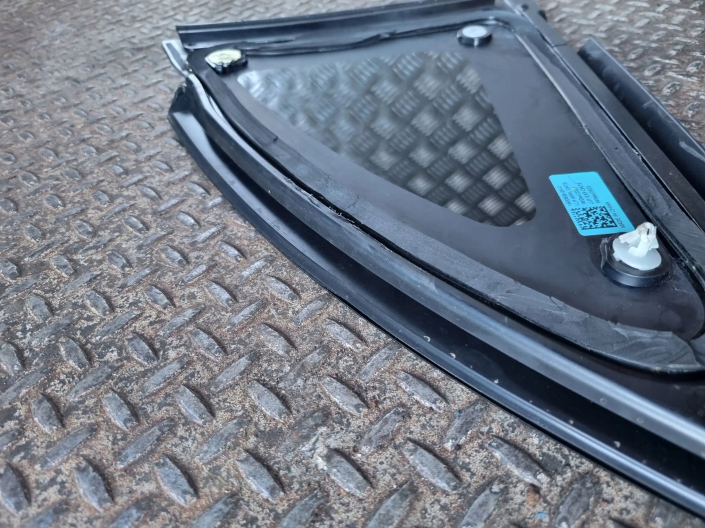 Купить 2023 tesla model y стекло боковая задняя 160080900c