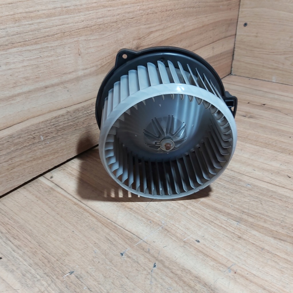 фото №1, Повітродувка corolla verso ii 016070-0610