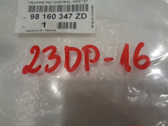 фото №11, Peugeot 5008 i правая заглушка защита багажника 98160347zd nowa