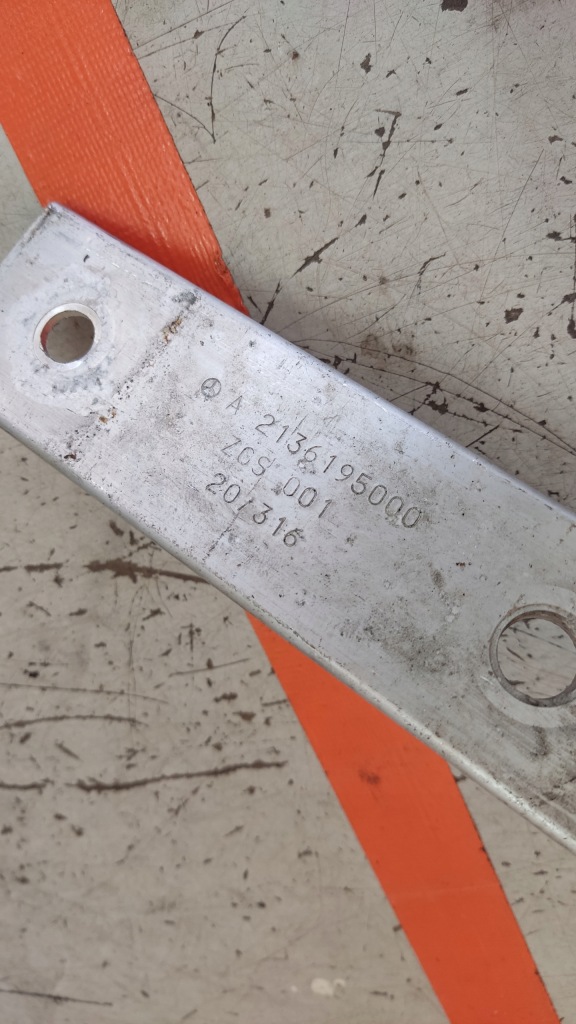 фото №4, Mercedes w205 усилитель кронштейн