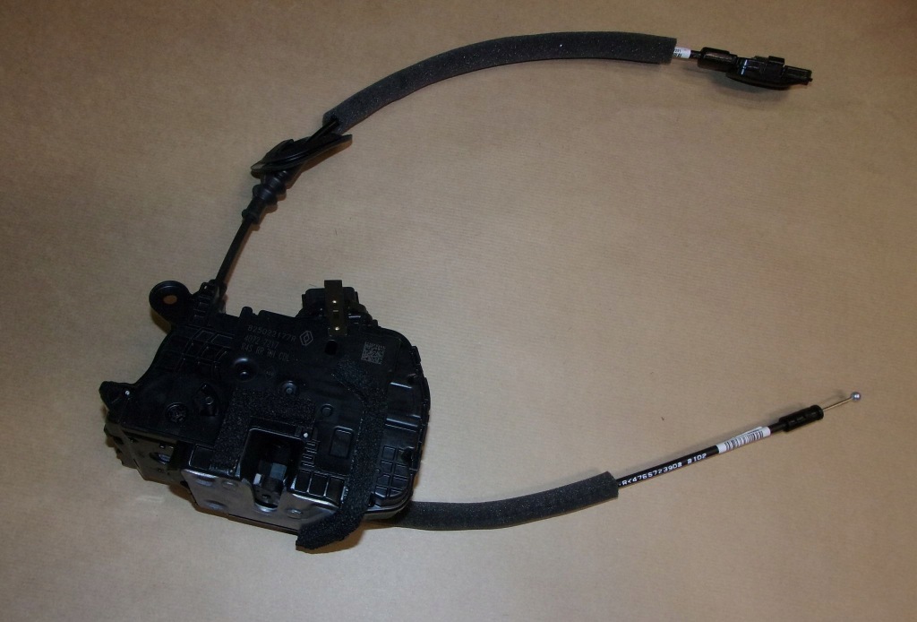 Замок дверь r twingo iii задний  правый 825022177r в Украине