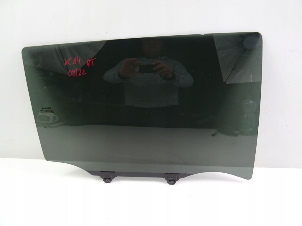 фото №1, Micra k14 стекло боковая дверь правое задняя 2017 r