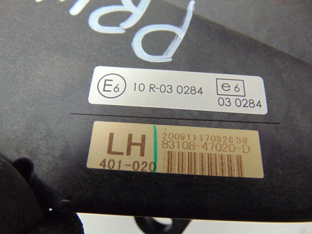 Купити Дисплей head up екран toyota prius 3 83108-47020-d