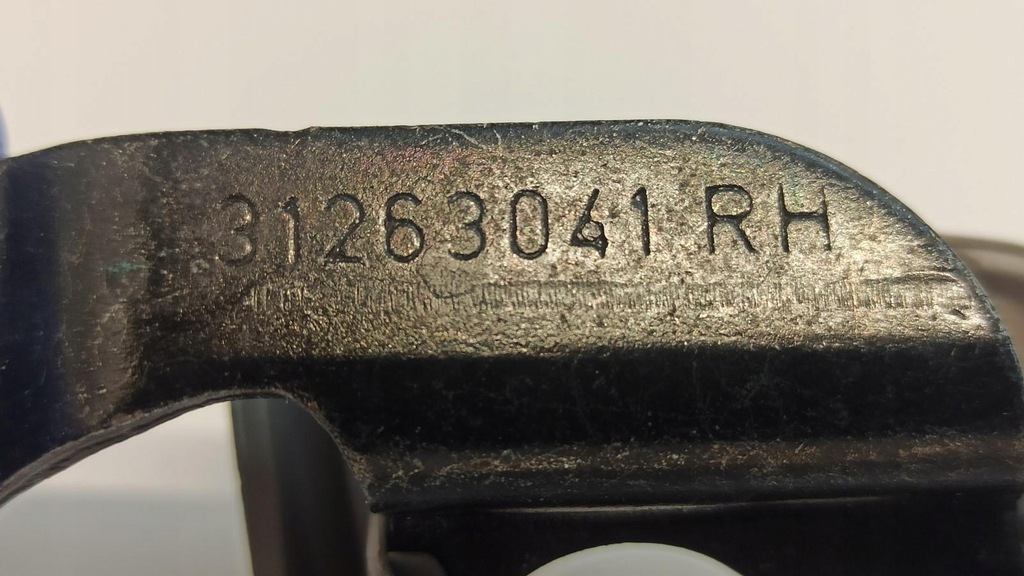 фото №7, Volvo v70 iii крепления сетка 30755120 30764730