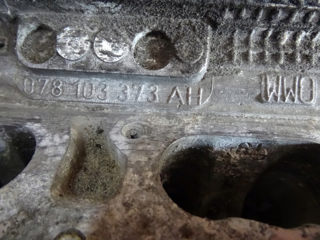 Audi a6 c5 2.4b головка правая 078103373 Киев