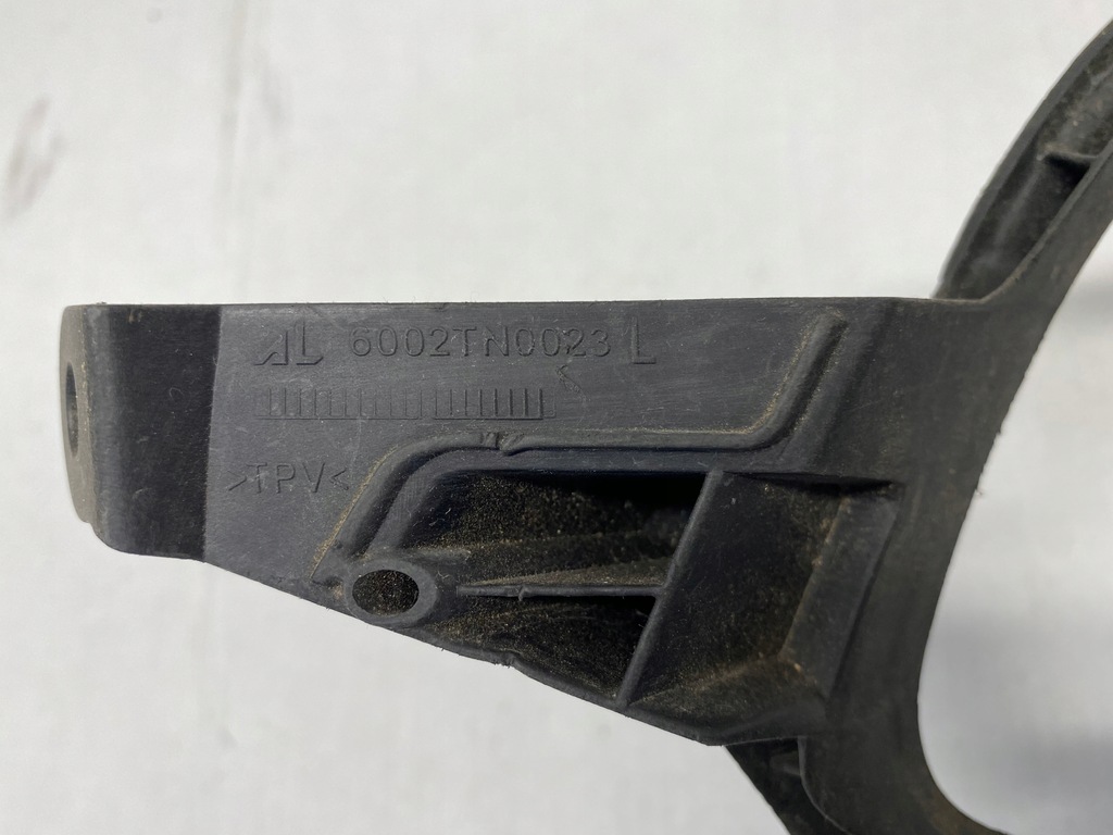 фото №6, Рамка лампы левая 6002tn0023 jeep cherokee kl