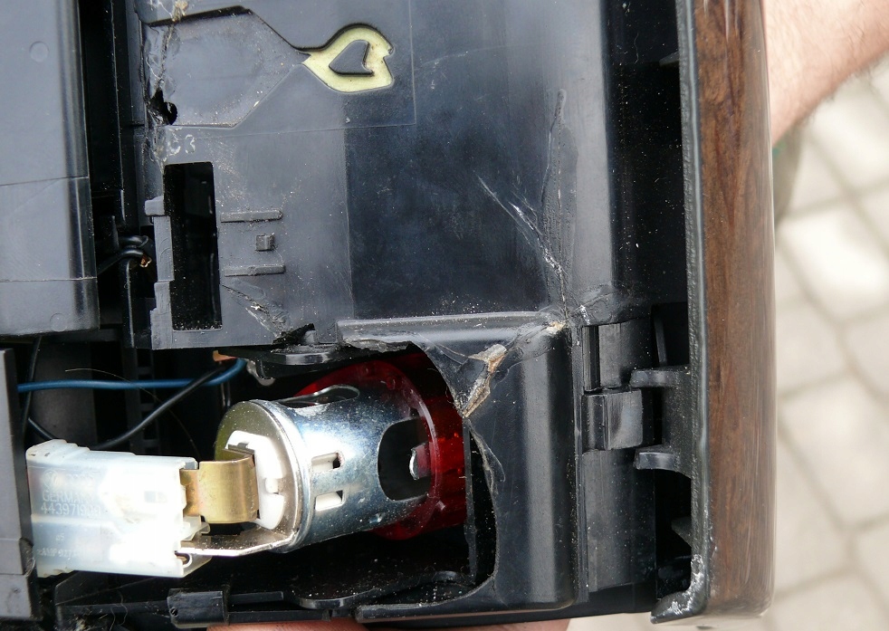 фото №7, Пепельница прикуриватель перед 2 din drewno audi s6 a6 c5 4b0857951r