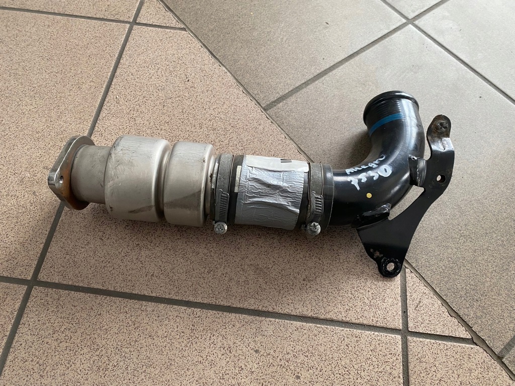 фото №1, Шланг wąż труба 9677359080 ford transit connect