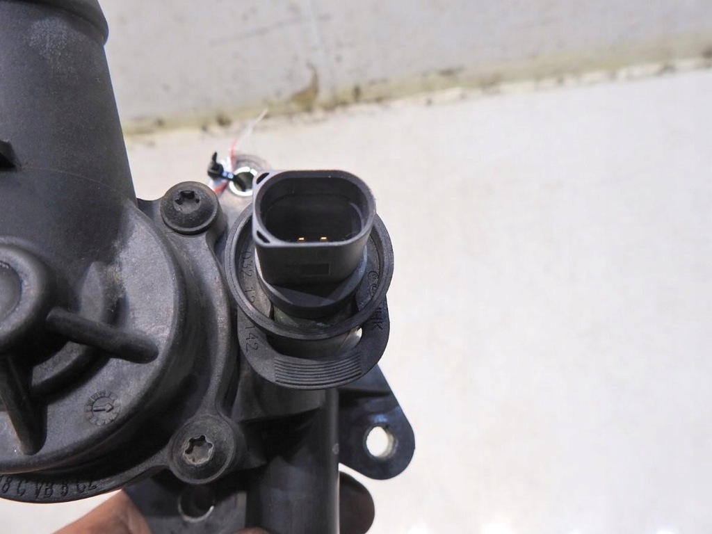 фото №6, Корпус термостата vw golf v plus 1.6 fsi 03c121026h