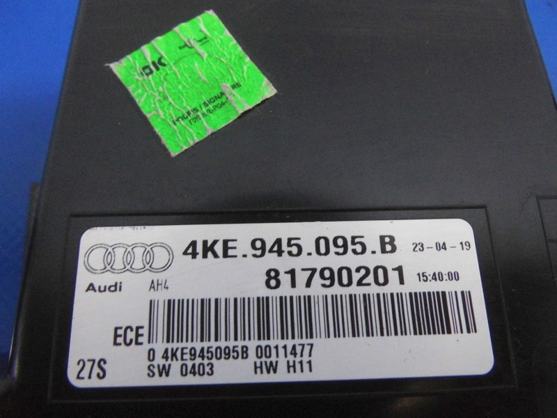 Лампа накладка 4ke945095b audi e-tron в Украине