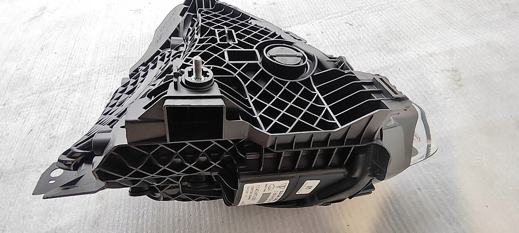 фото №10, Передня права лампа права перед porsche taycan matrix full led